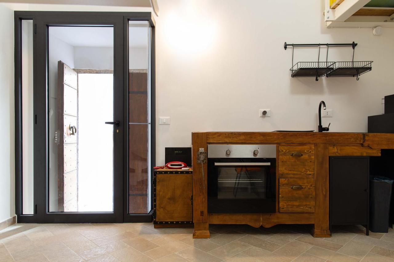 Residenza Storica: La Suite Del Grifo L'Aquila Ngoại thất bức ảnh