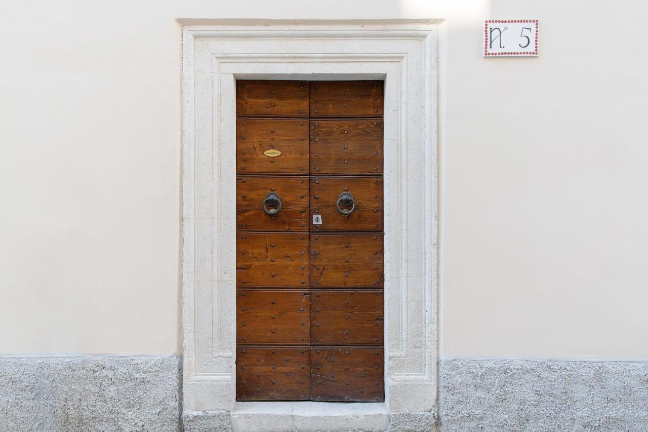 Residenza Storica: La Suite Del Grifo L'Aquila Ngoại thất bức ảnh